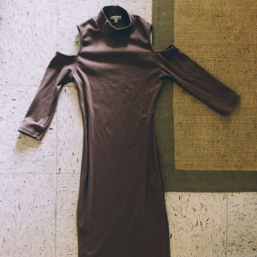 Mauve cold shoulder bodycon dress